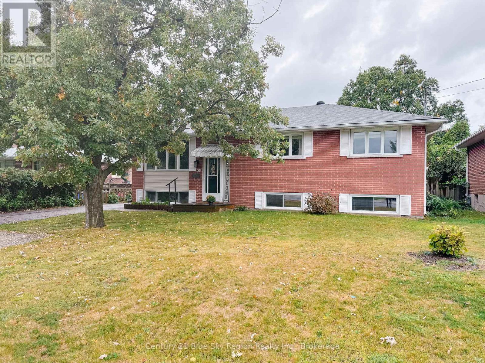 39 Prince Edward Dr, North Bay, ON P1A 2T6
