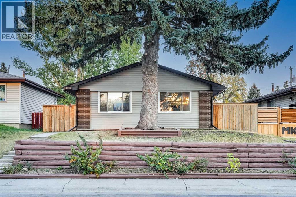 3038 Dover Rd SE, Calgary, AB T2B 1V6