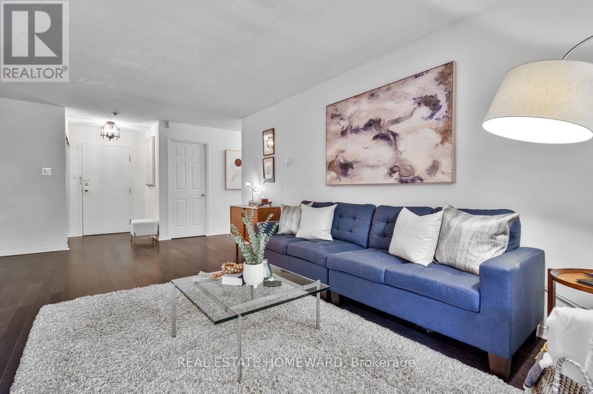 208 111 Grew Blvd, Georgina, ON L0E 1L0