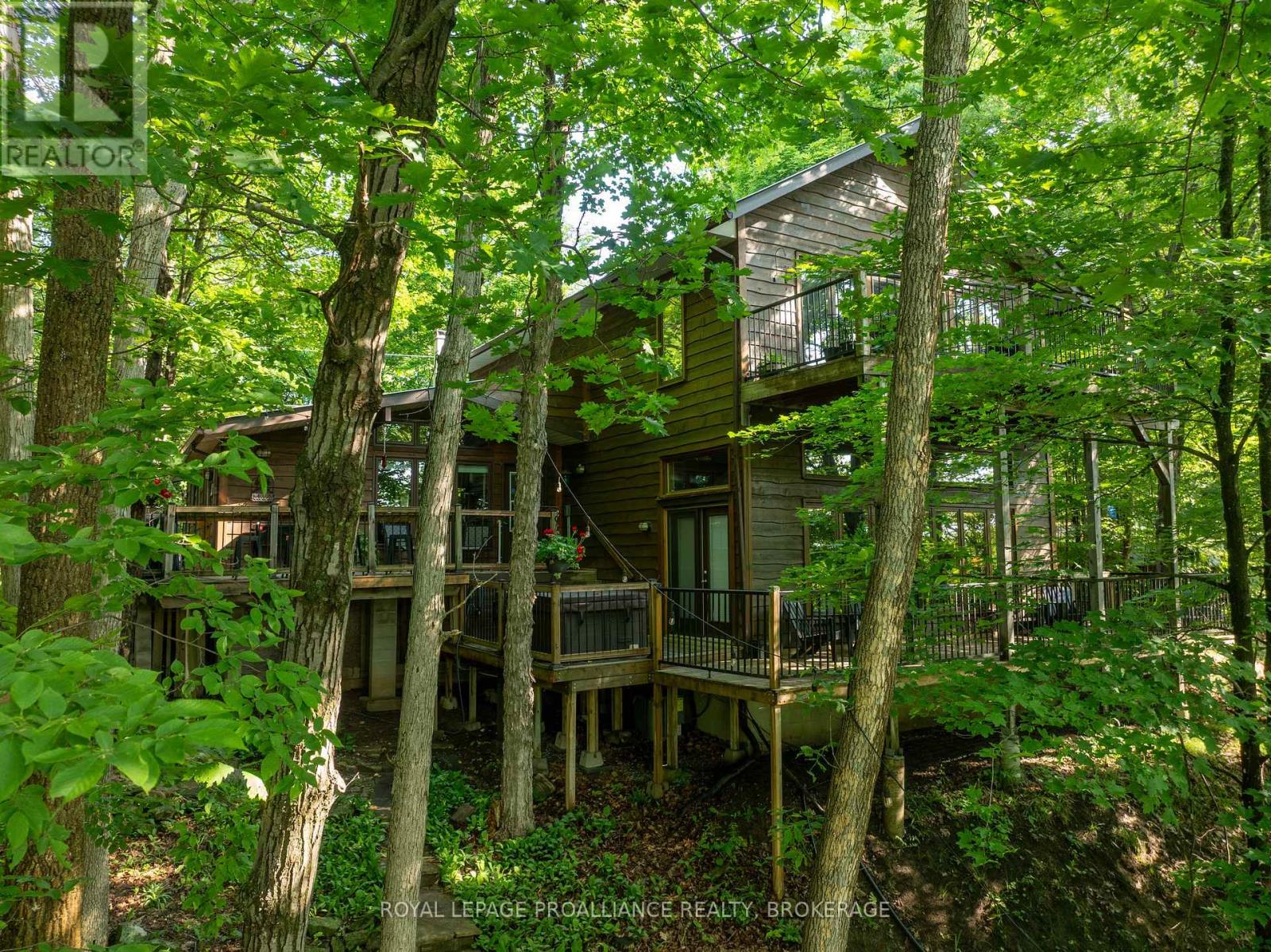 169 Seapoint Ln, South Frontenac, ON K0H 2L0