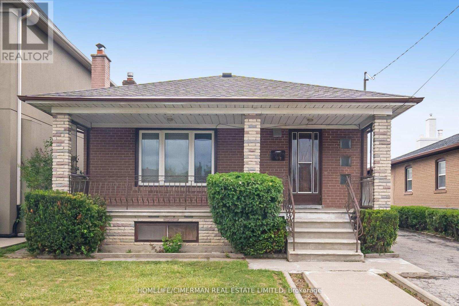 44 Plewes Rd, Toronto Downsview-roding-cfb, ON M3K 1K5