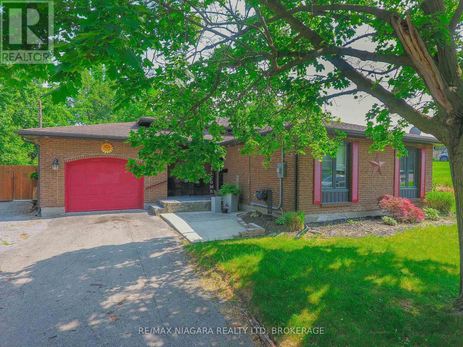 57 Townline Rd W, Thorold, ON L2V 2M3