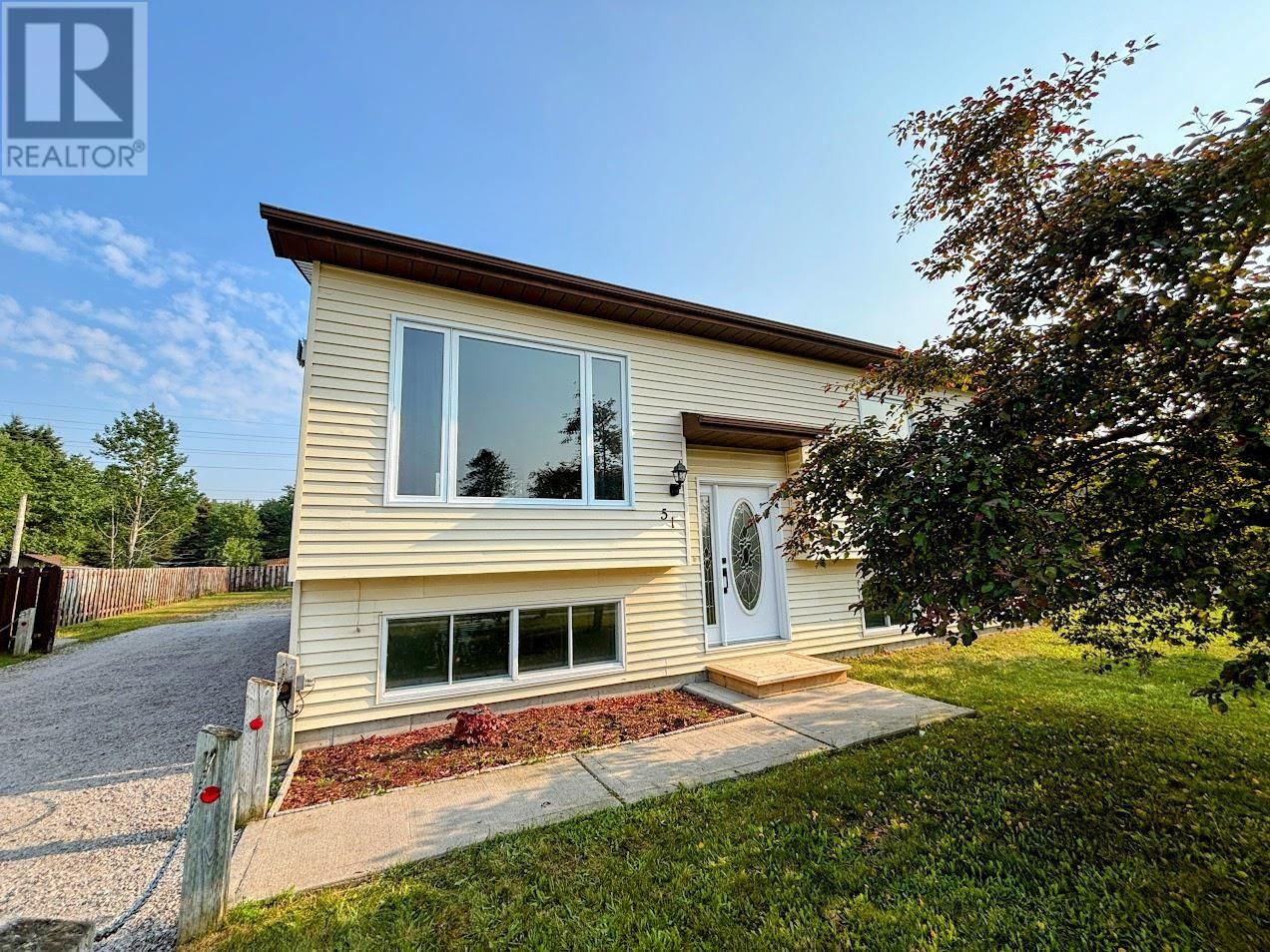 51 Radisson Cres, Marathon, ON P0T 2E0