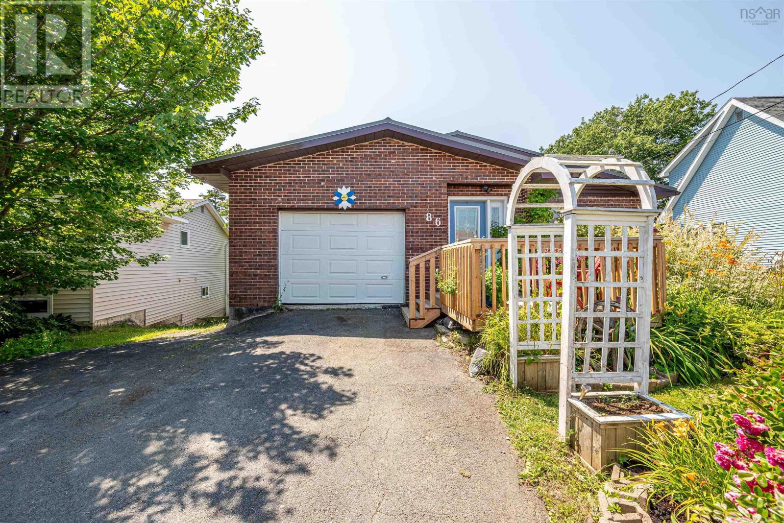 86 La Pierre Cres, Dartmouth, NS B2W 5C8