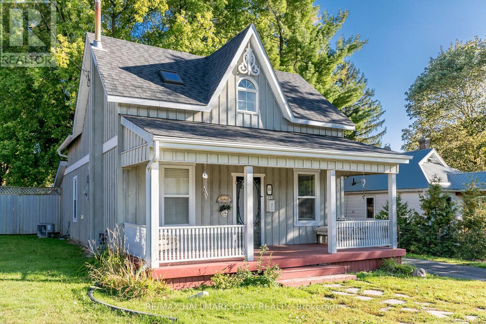 111 Penetang St, Barrie, ON L4M 1V7