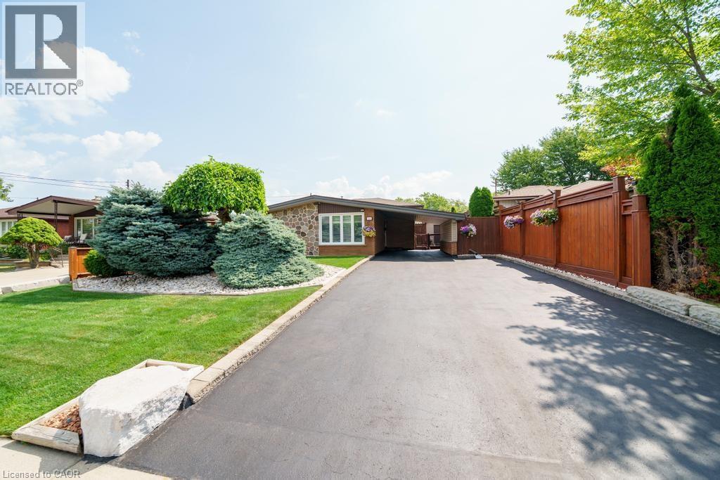 117 Sunrise Dr, Hamilton, ON L8K 4C5