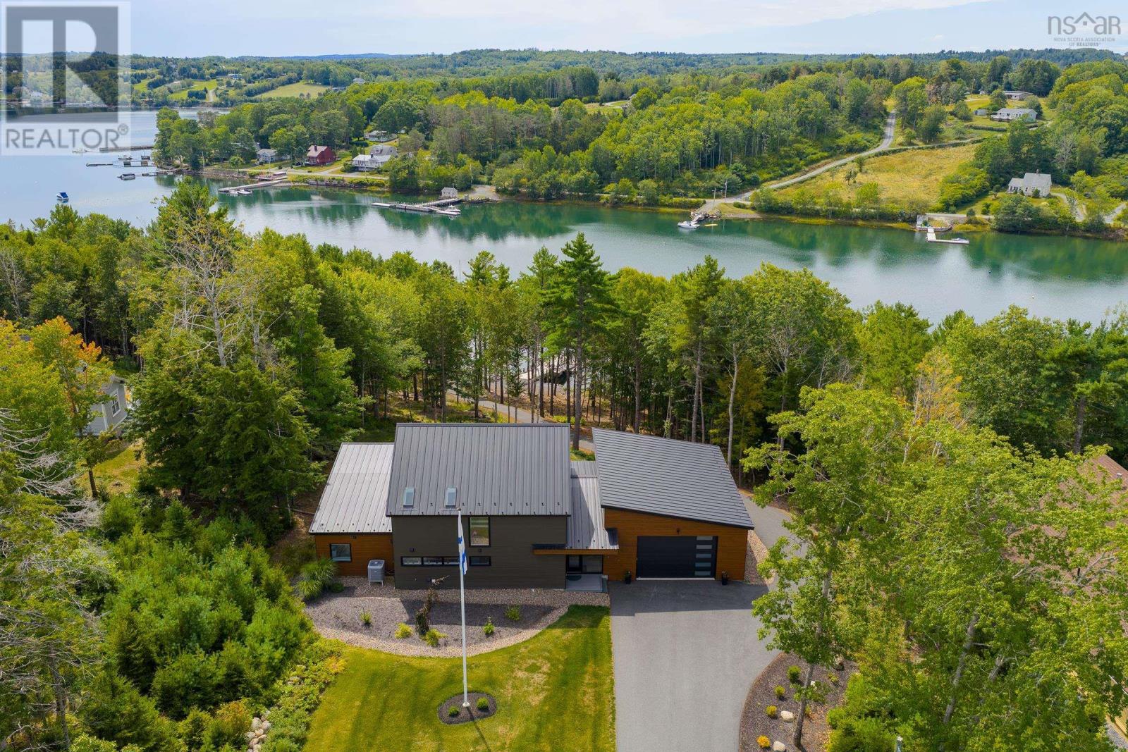 528 Hermans Island Rd, Hermanaposs Island, NS B0J 2E0