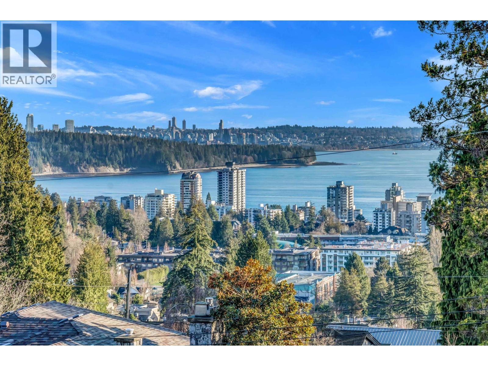 2234 Palmerston Ave, West Vancouver, BC V7V 2V8