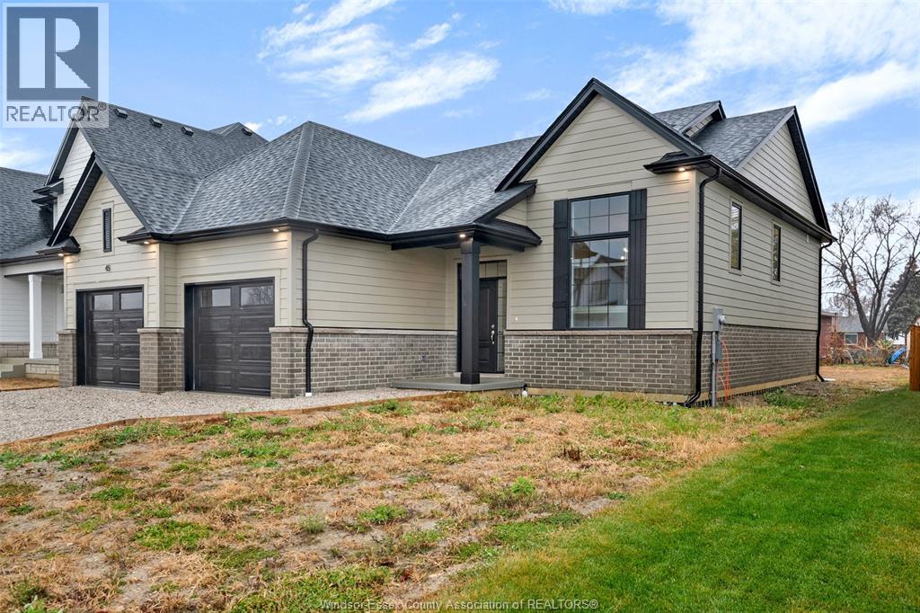 101 Westlawn Dr, Essex, ON N8M 1J1