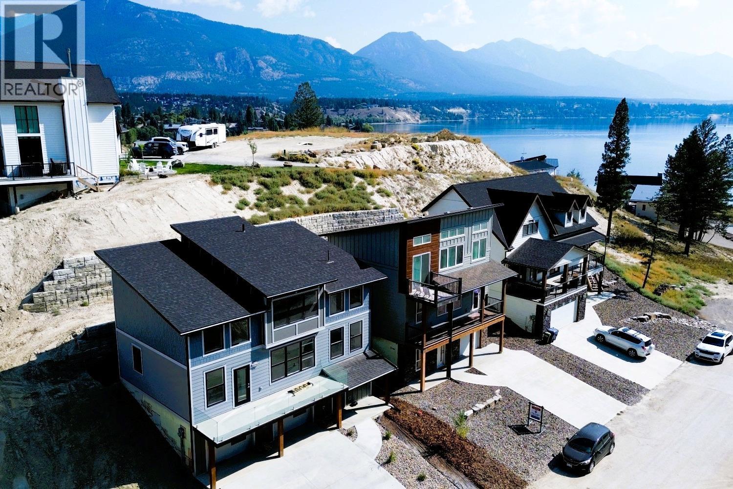 746 Taynton Dr, Invermere, BC V0A 1K4