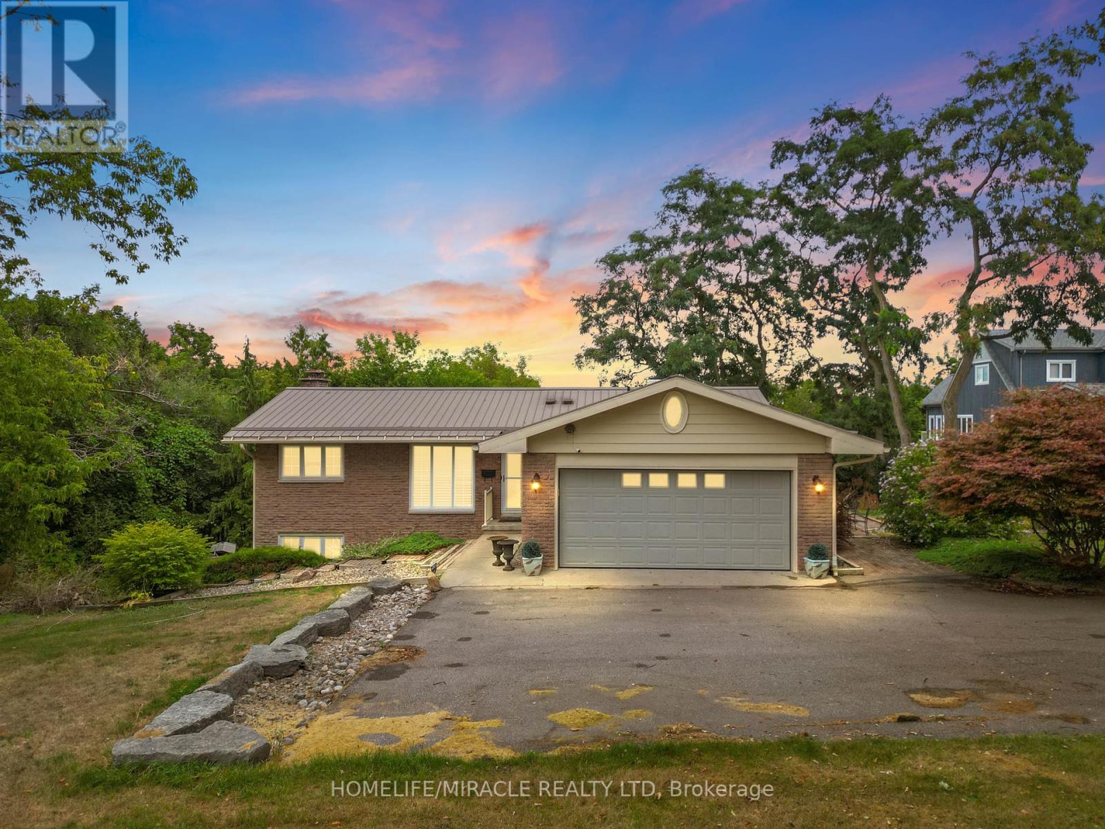 11844 Loyalist Pkwy, Prince Edward County Hallowell Ward, ON K0K 2T0