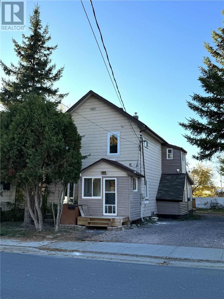 357 Leslie St, Greater Sudbury, ON P3B 2T4