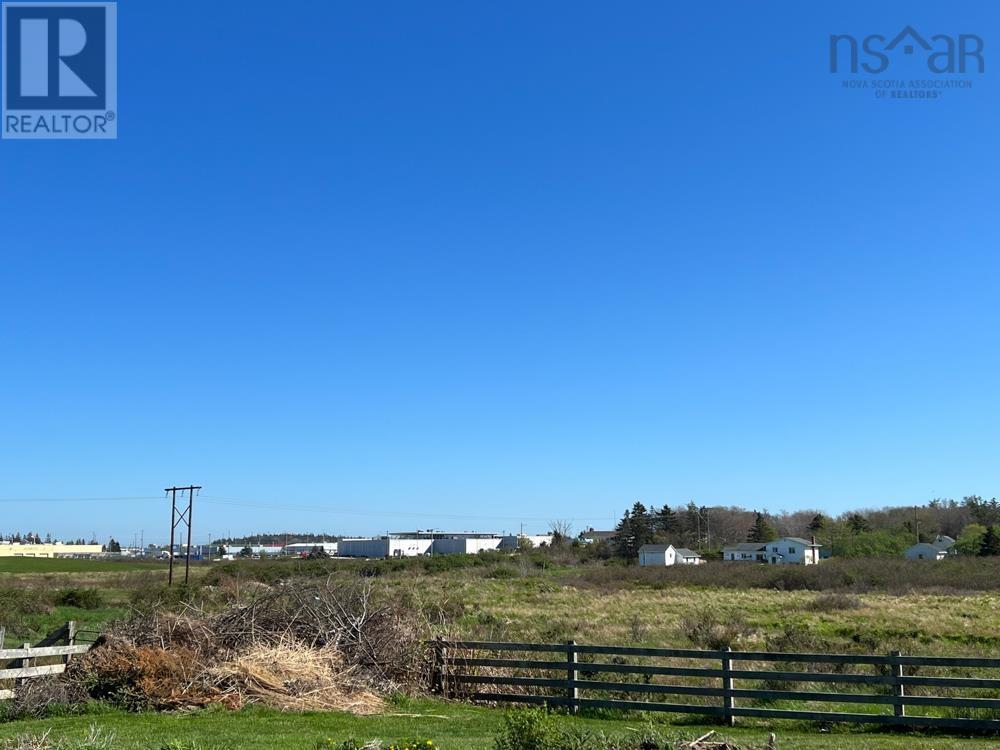 15 Ford Ave, Yarmouth, NS B5A 2M3