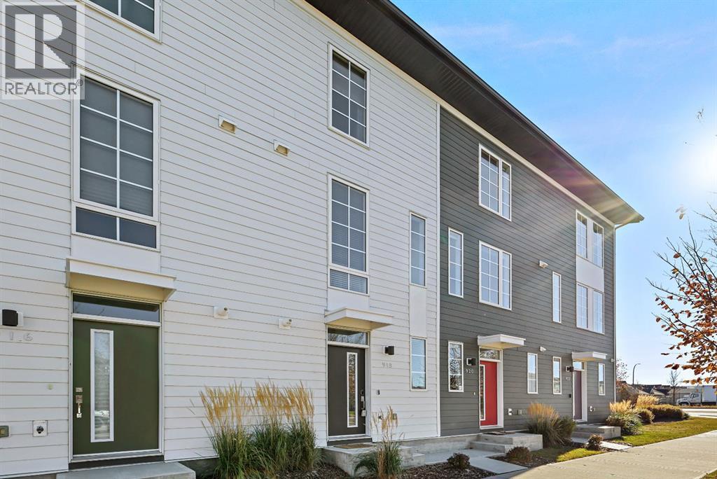 918 Walgrove Blvd SE, Calgary, AB T2X 4C2