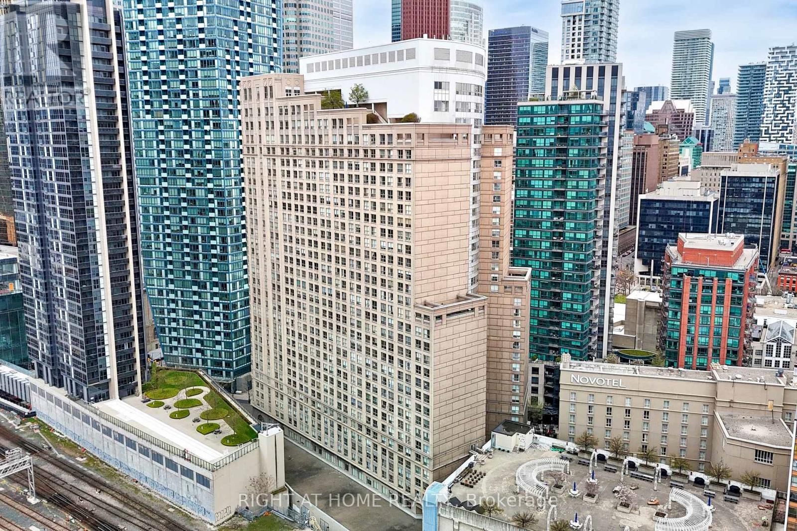 2316 25 The Esplanade, Toronto Waterfront Communities, ON M5E 1W5