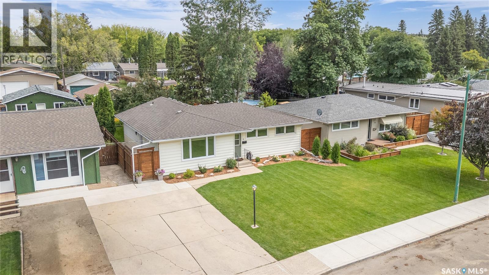 11 Grosvenor Cres, Saskatoon, SK S7J 2S1