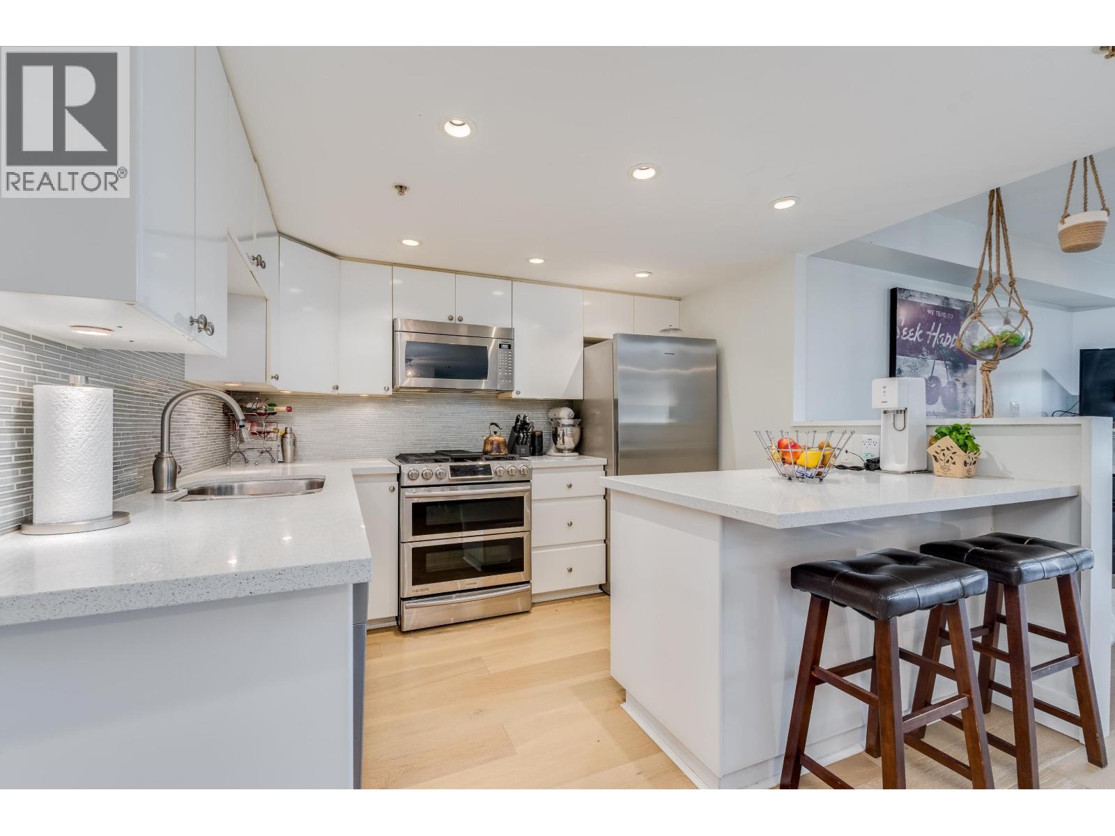 1128 Quebec Street Unit 601, Vancouver, BC V6A 4E1