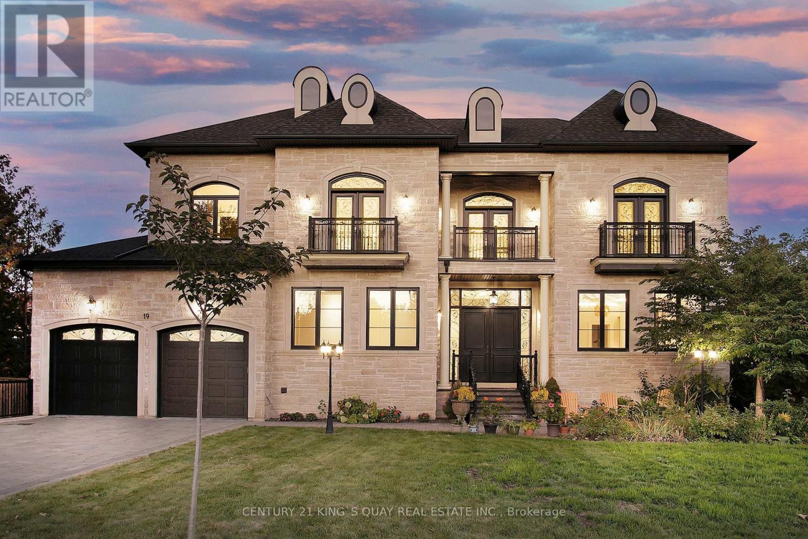 19 Blyth St, Richmond Hill, ON L4E 2Y2