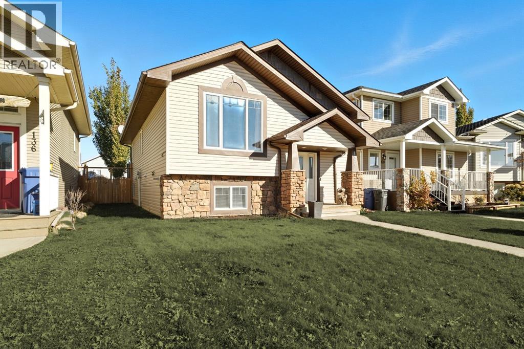 132 Heartland Cres, Penhold, AB T0M 1R0