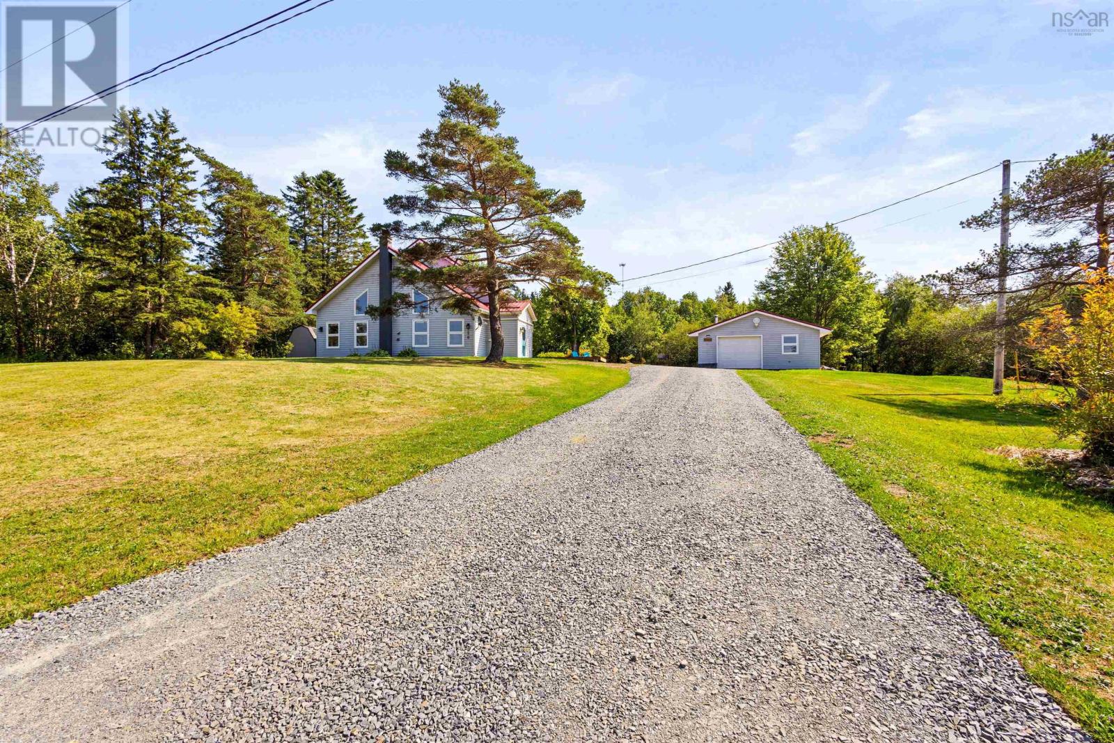 320 Main St W, Stewiacke, NS B0N 2J0