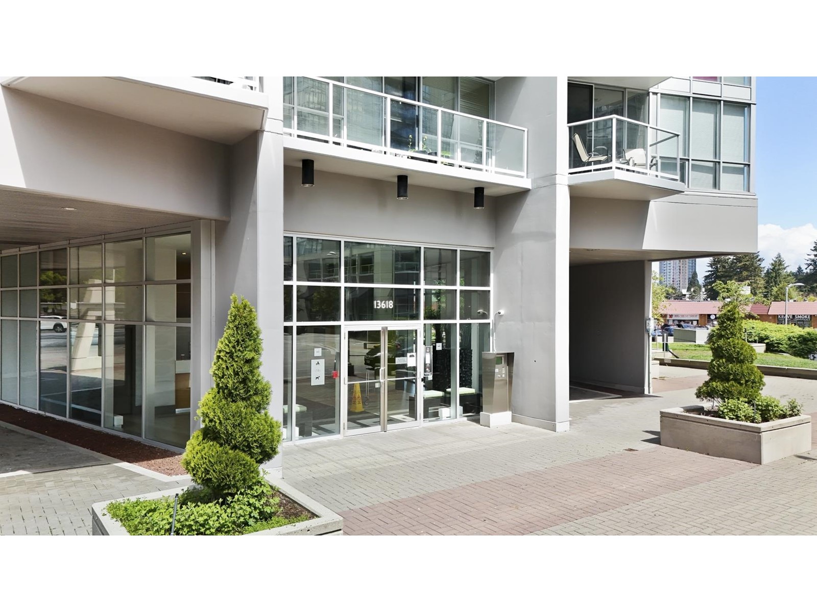 13618 100 Avenue Unit 501, Surrey, BC V3T 0A8