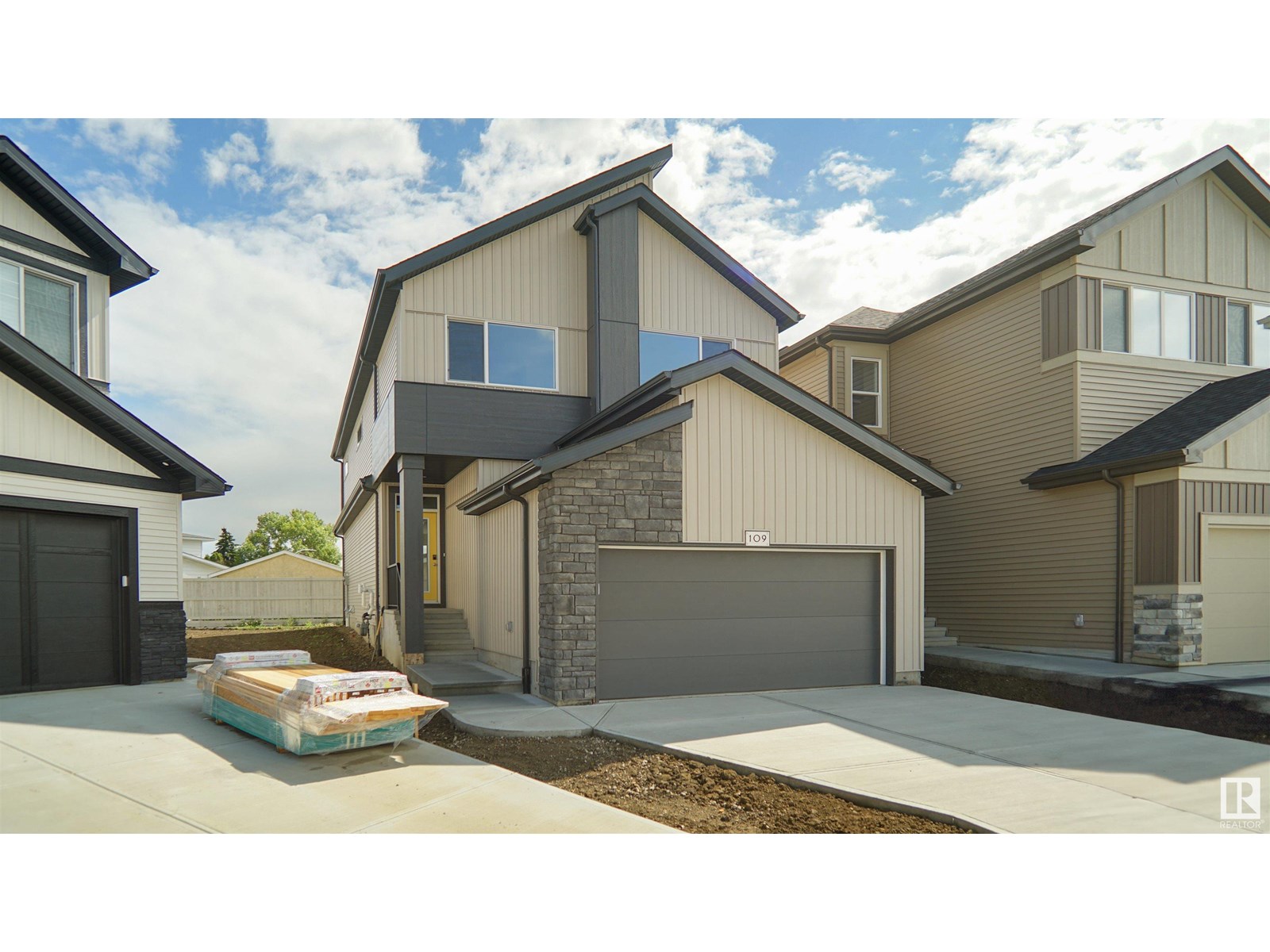 109 Elsinore Pl NW, Edmonton, AB T5X 0M6