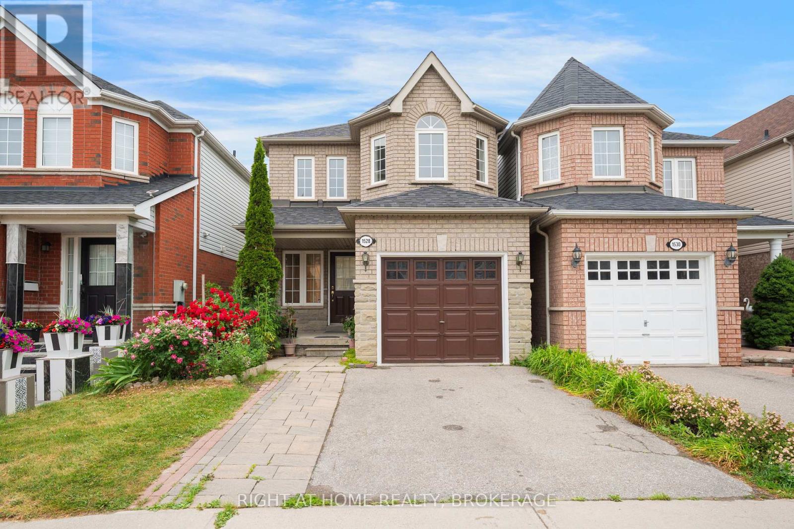 1528 Avonmore Sq N, Pickering, ON L1V 7H3