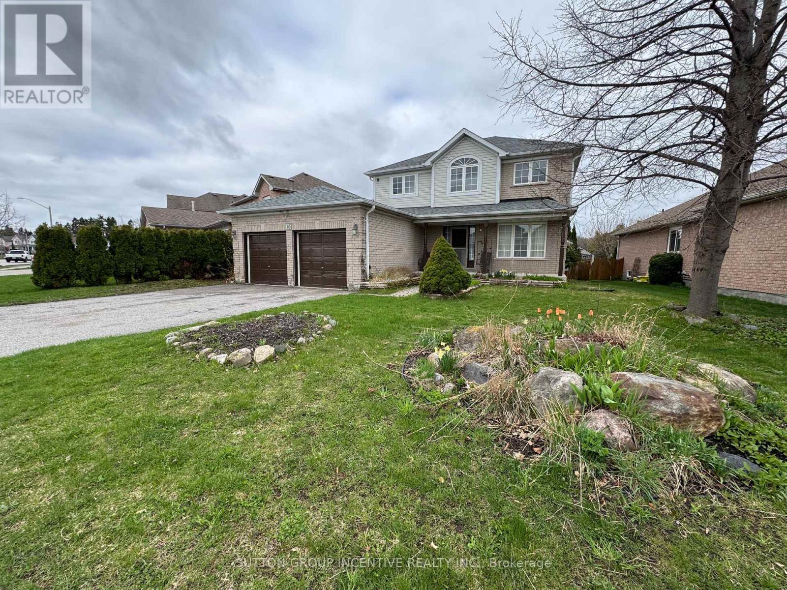 30 Country Ln, Barrie, ON L4N 0E8