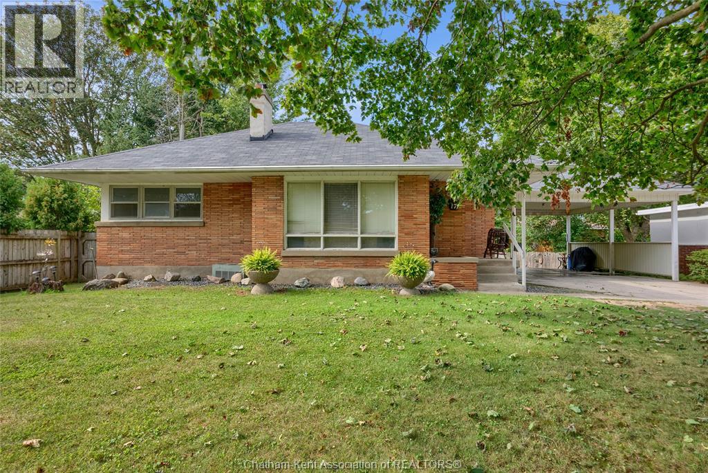 171 Tweedsmuir Ave E, Chatham, ON N7M 4A1