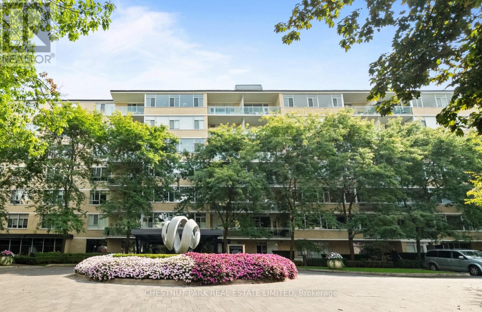 720 1 Benvenuto Pl, Toronto, ON M4V 2L1