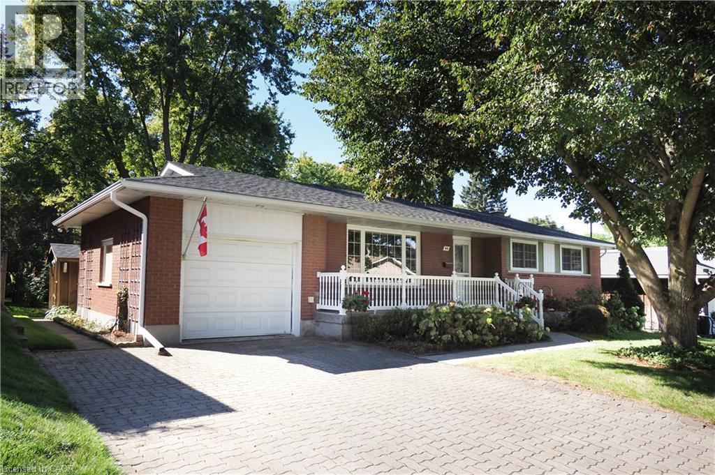 44 Hampton St, Elmira, ON N3B 1L7
