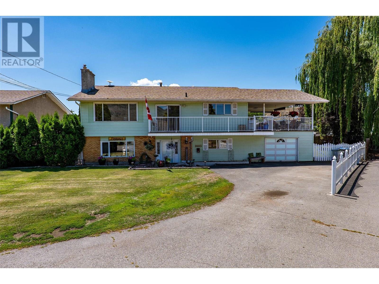 1683 Sheridan Dr, Kamloops, BC V2B 6B1