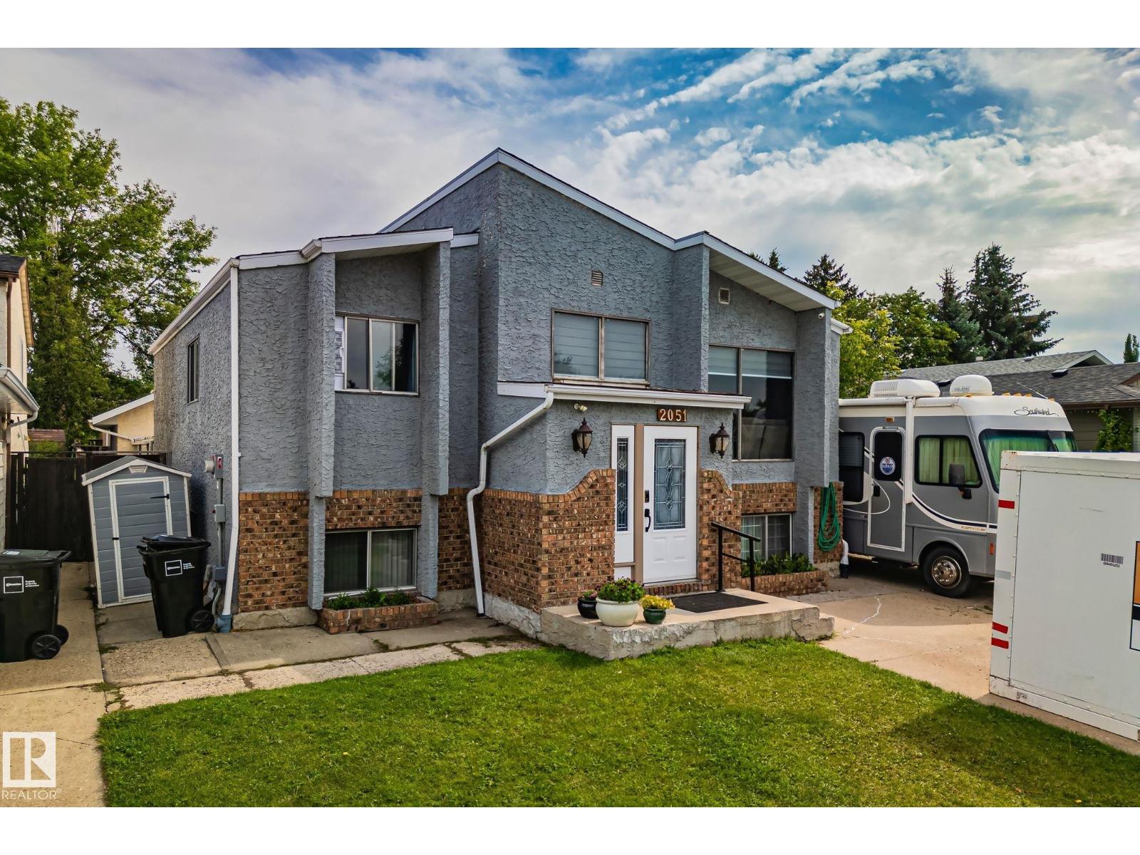 49 St Nw Unit 2051 #a, Edmonton, AB T6L 2W9