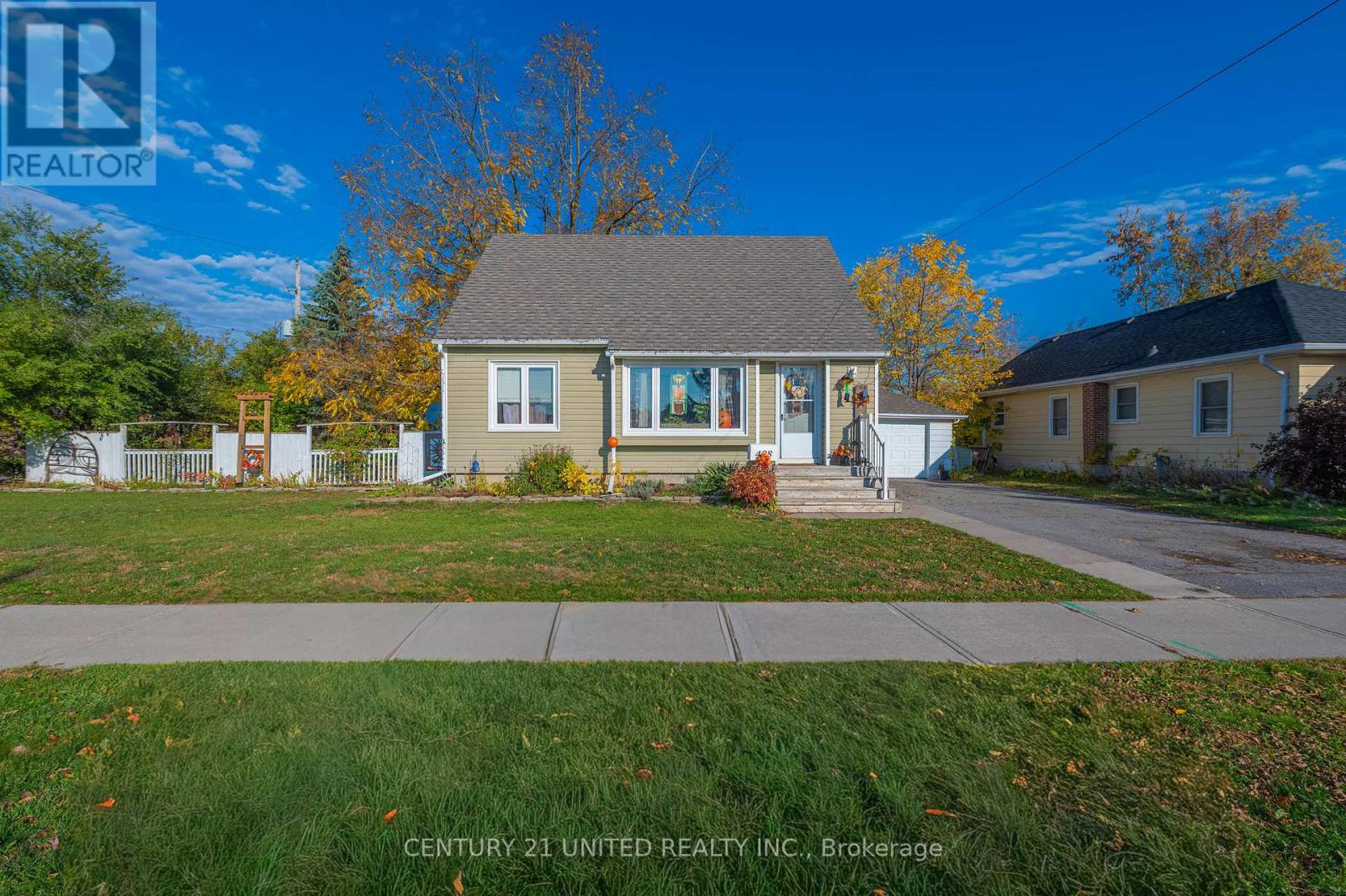 498 Howden St Ward 1 St, Peterborough, ON K9J 4B3