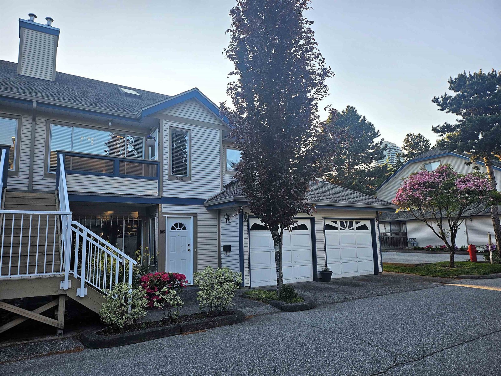 7837 120a Street Unit 208, Surrey, BC V3W 0W9