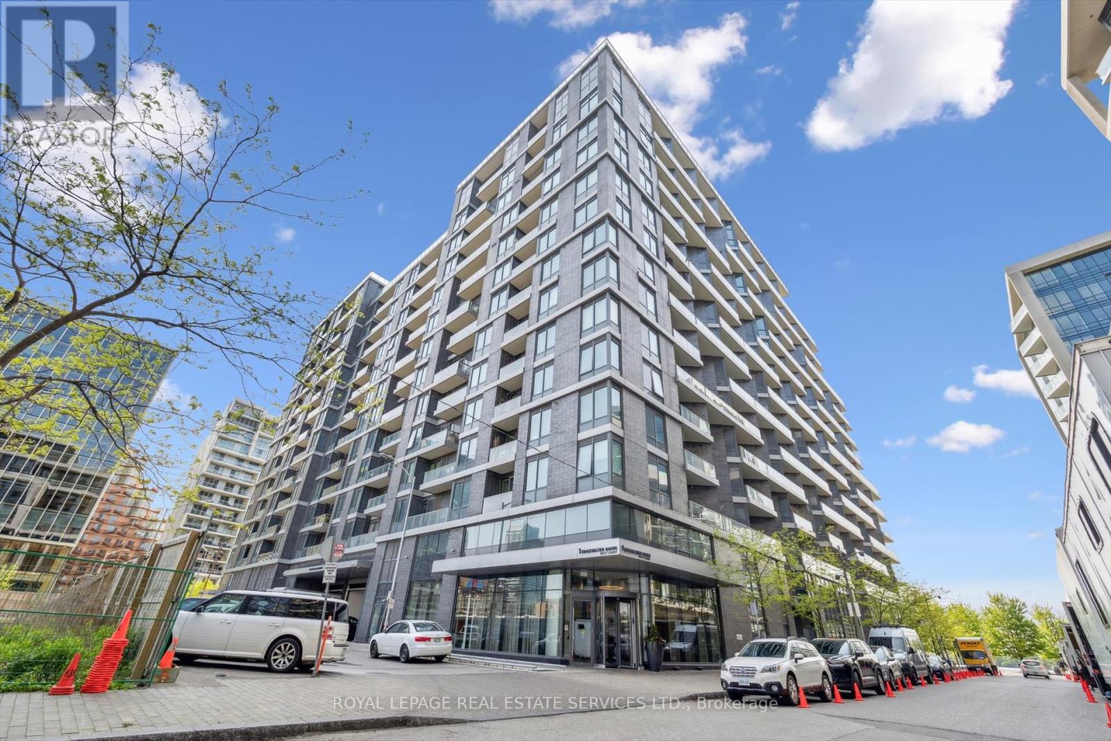 1 Edgewater Dr, Toronto, ON M5A 0L1