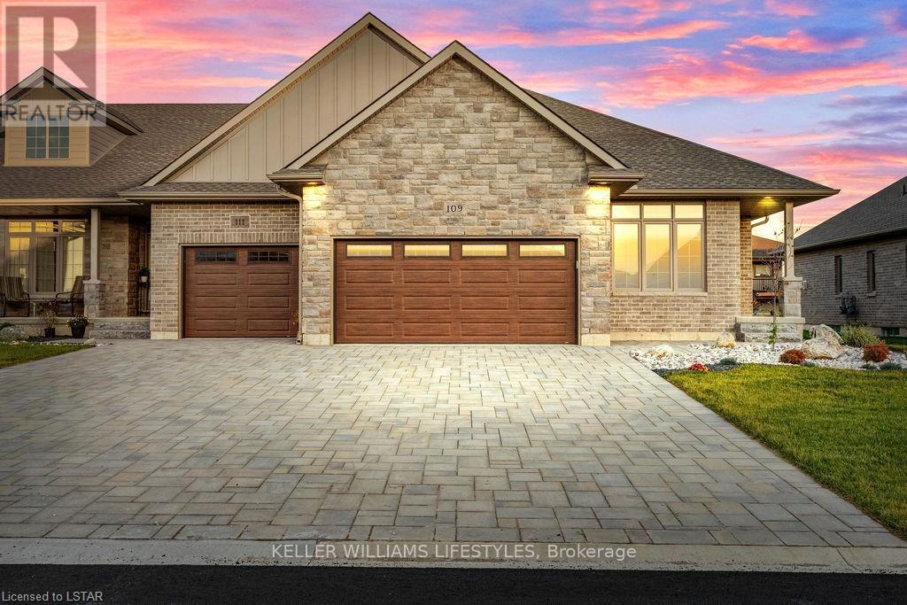 108 Leneve St, Lambton Shores Forest, ON N0N 1J0