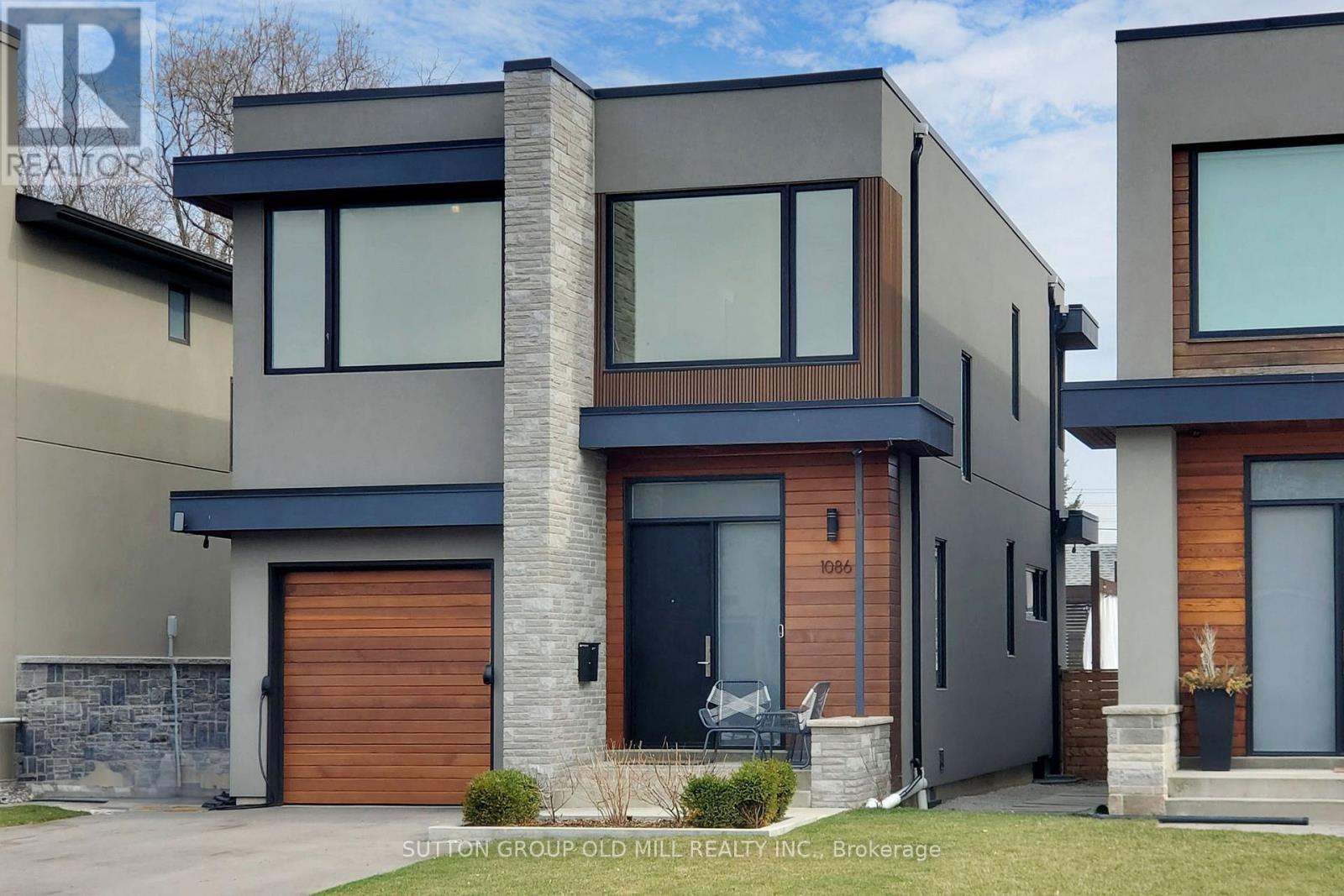 1086 Gardner Ave, Mississauga, ON L5E 1B7