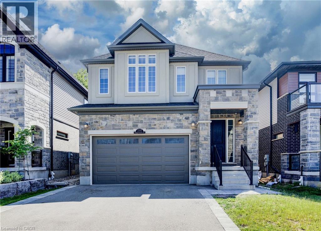 132 Ridgemount St, Kitchener, ON N2P 0K4