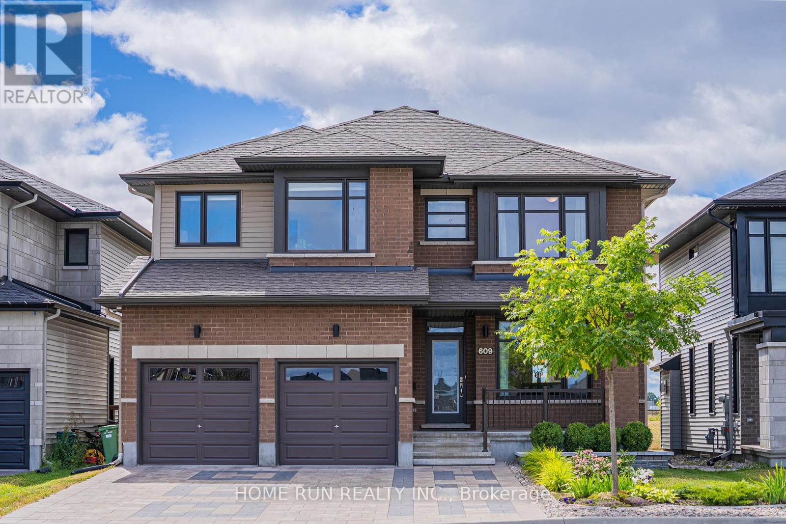 609 Triangle St, Ottawa, ON K2V 0L8