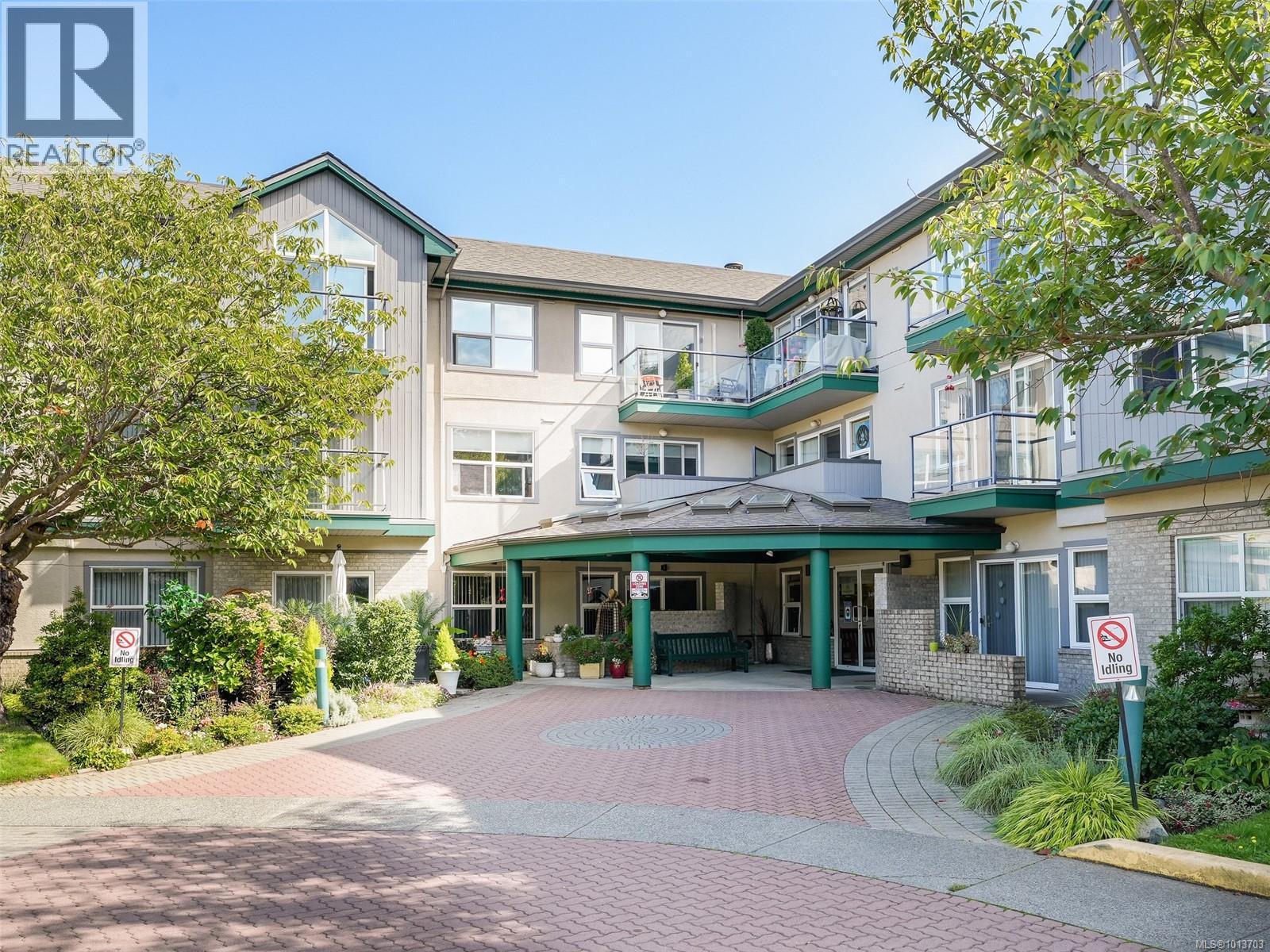 1485 Garnet Rd Unit 302 Rd, Saanich, BC V8P 5X9