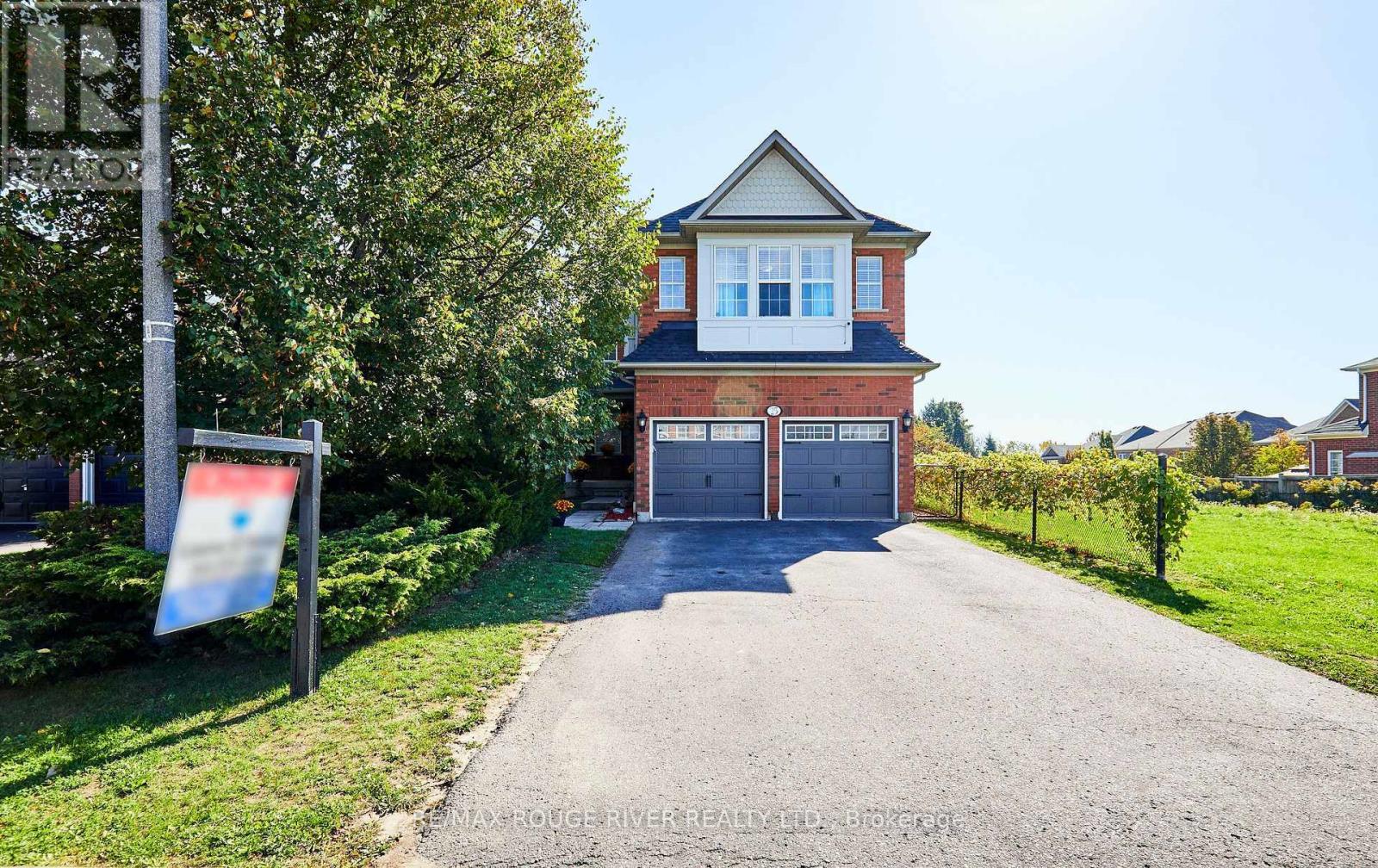 25 Constance Dr, Whitby, ON L1P 1M9