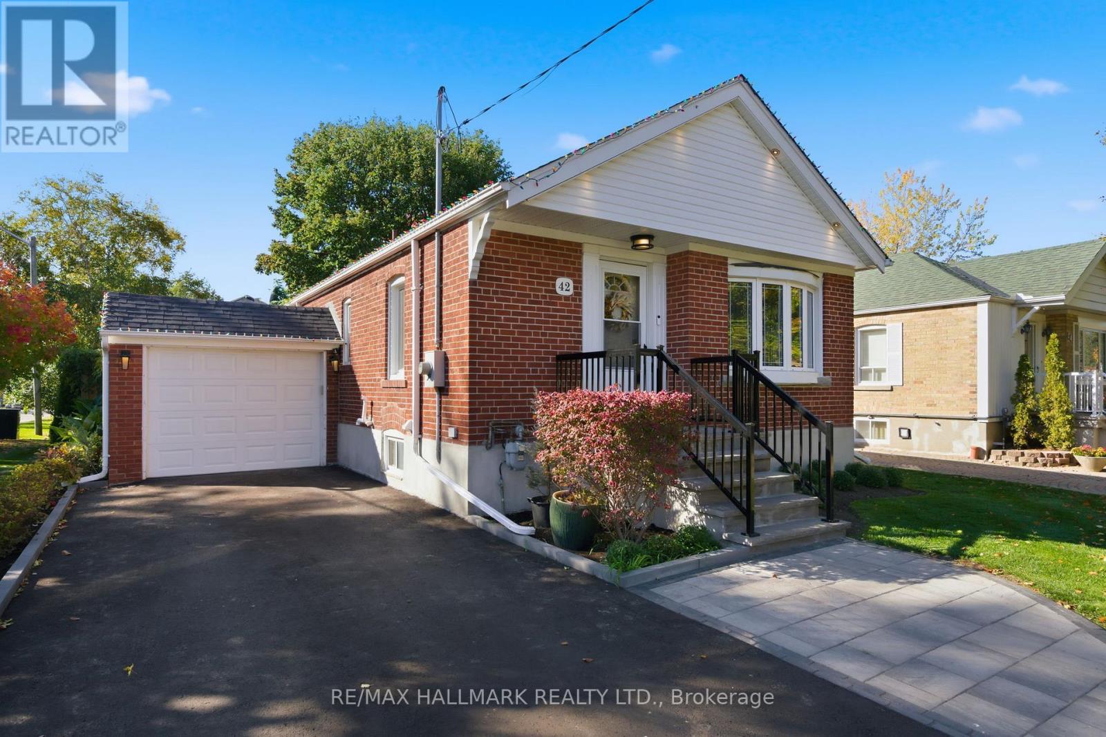 42 Marsh Rd, Toronto Clairlea-birchmount, ON M1K 1Y9