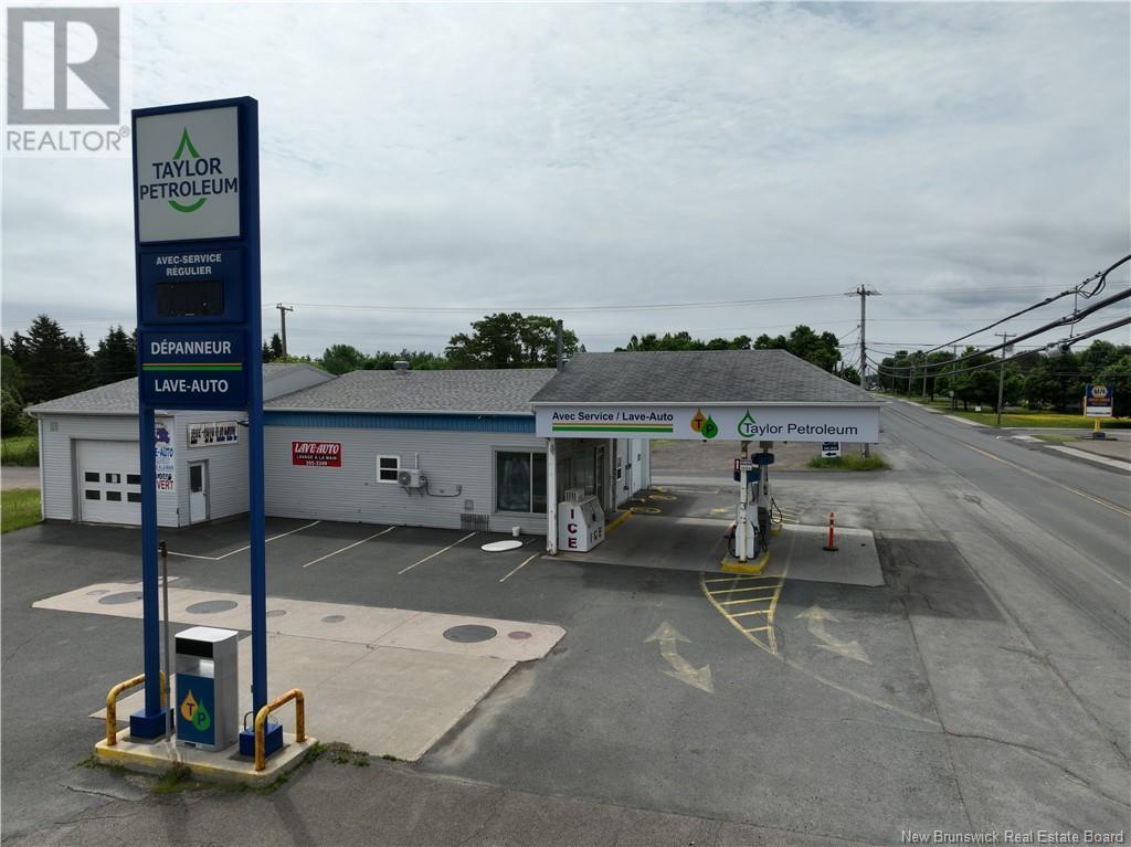 3740 Rue Principal, Tracadie, NB E1X 1C0