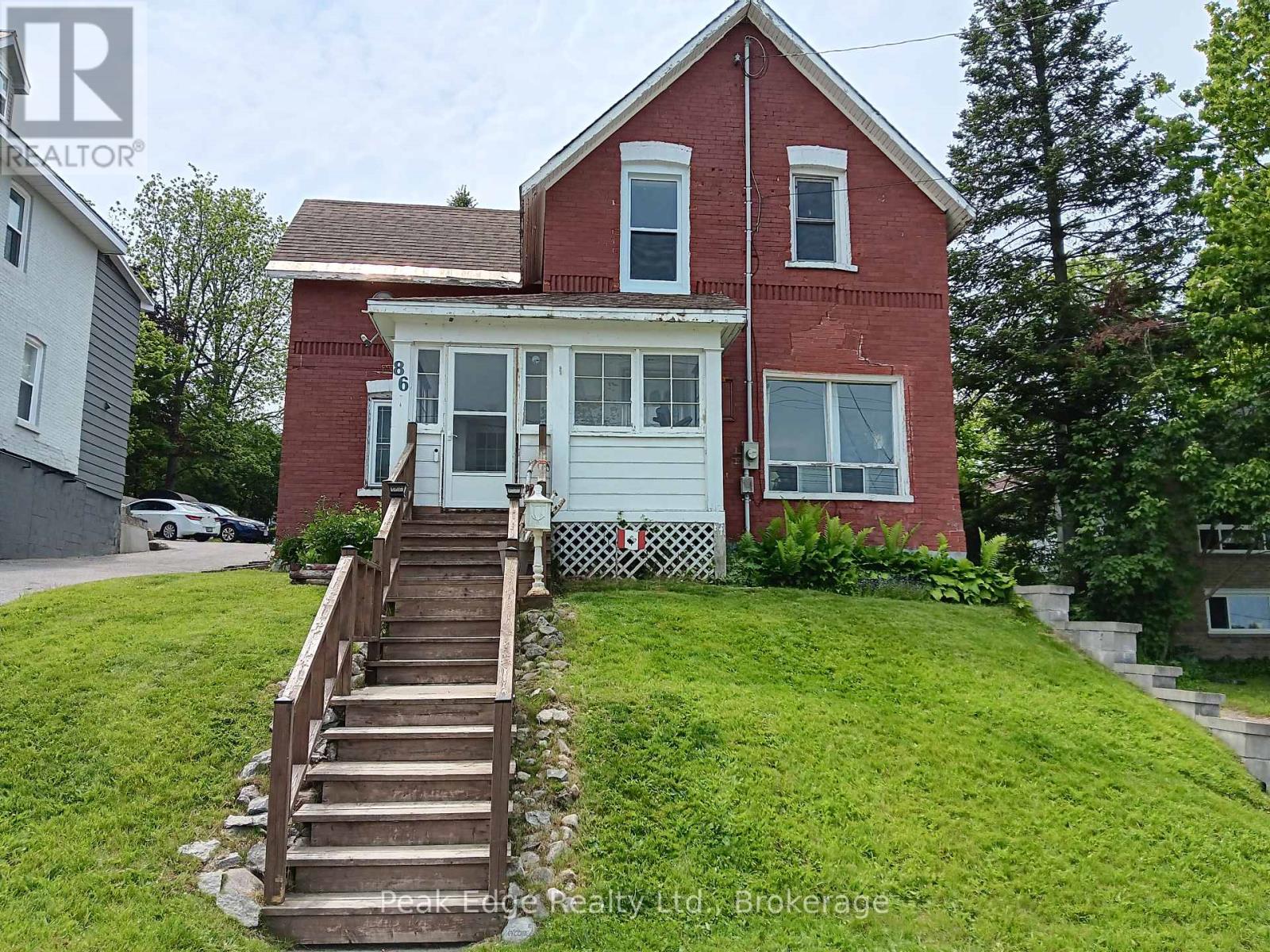86 Sixth St, Midland, ON L4R 3X2