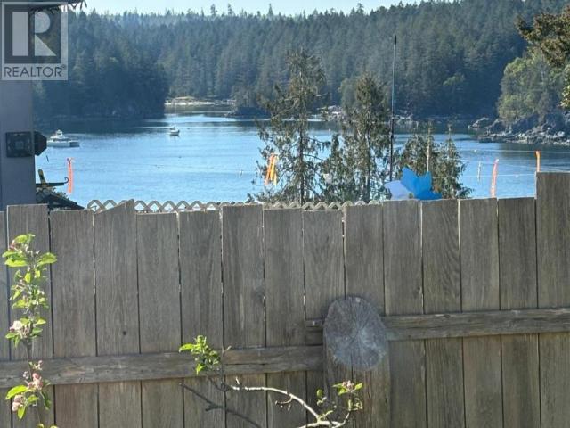 1990 Waterman Ave, Texada Island, BC V0N 1W0