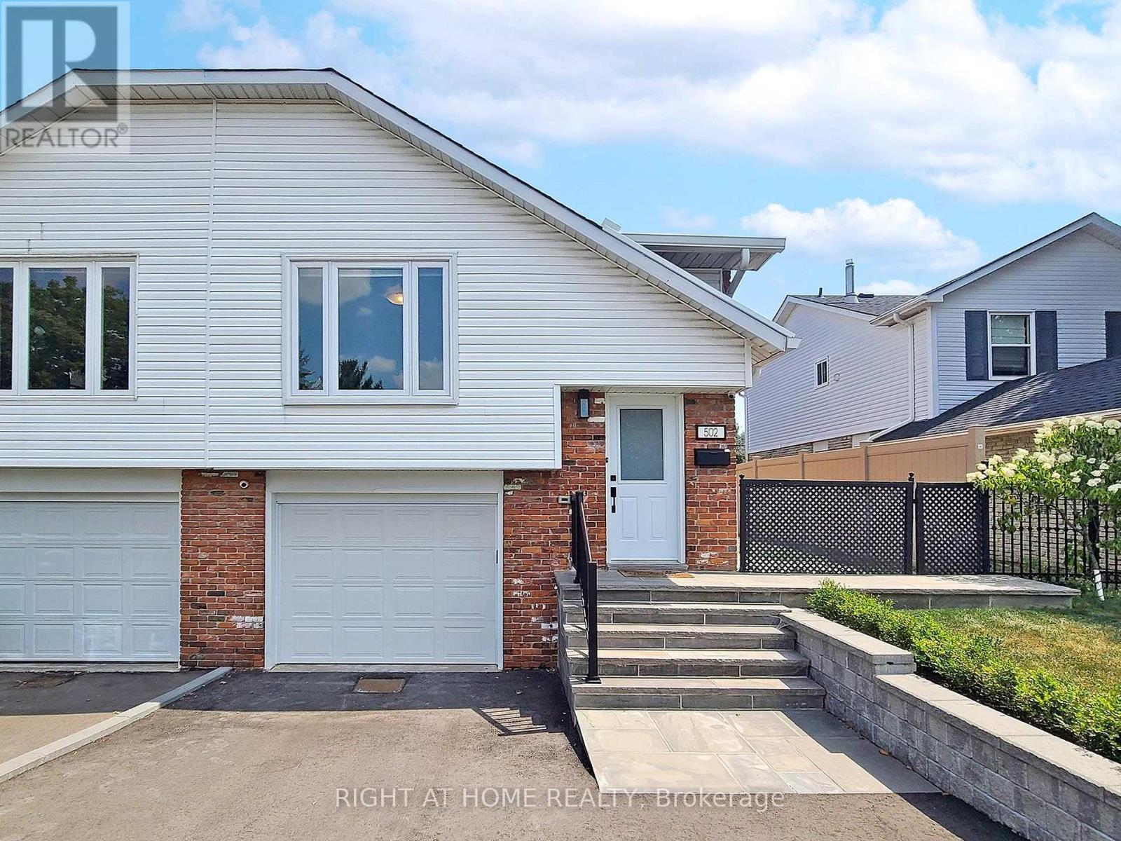 502 Galedowns Ct, Mississauga, ON L5A 3H9
