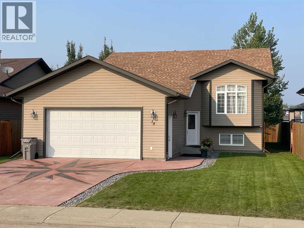 18 Reeves St, Whitecourt, AB T7S 0A8