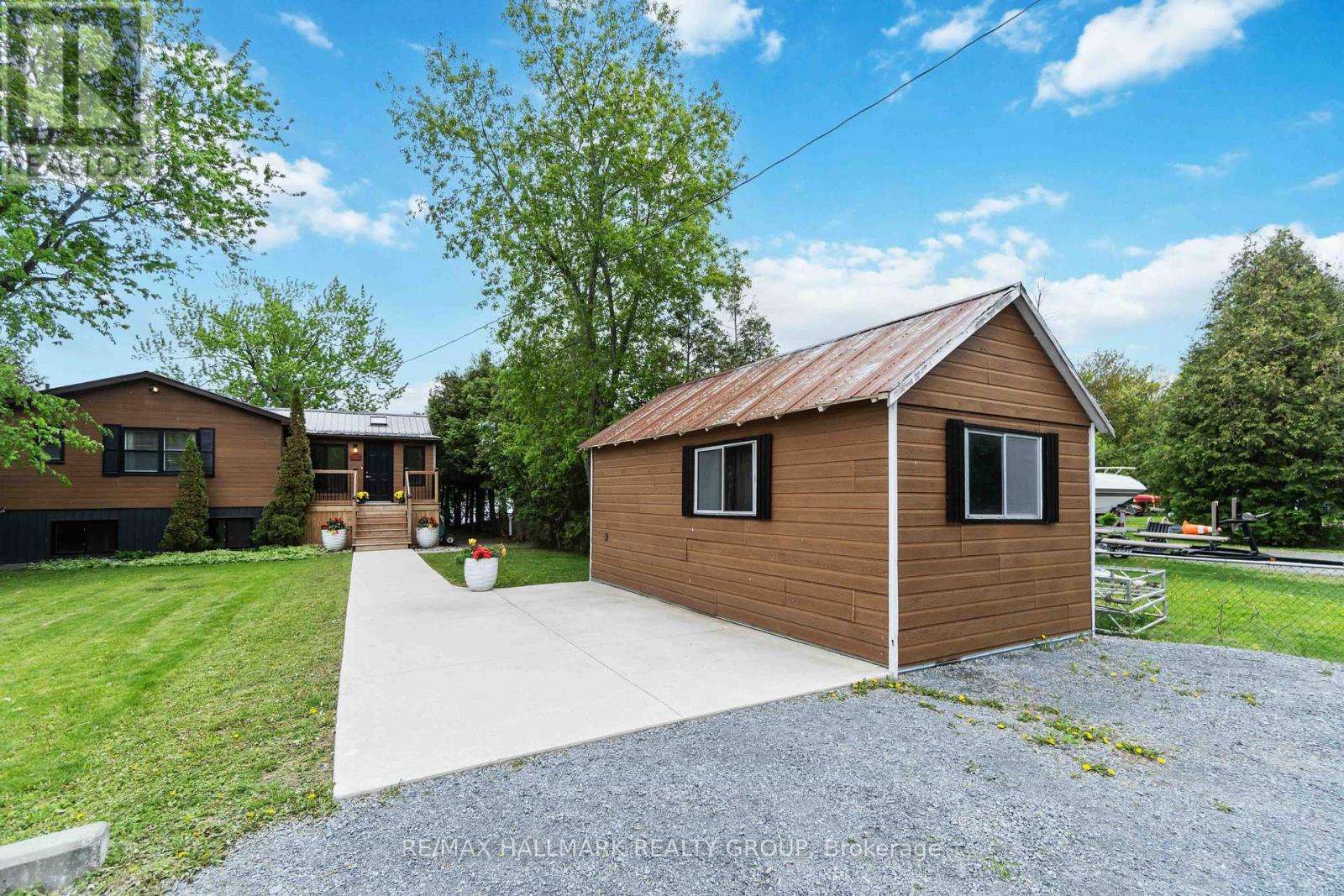 2824 Barts Ln, Ottawa, ON K0G 1J0