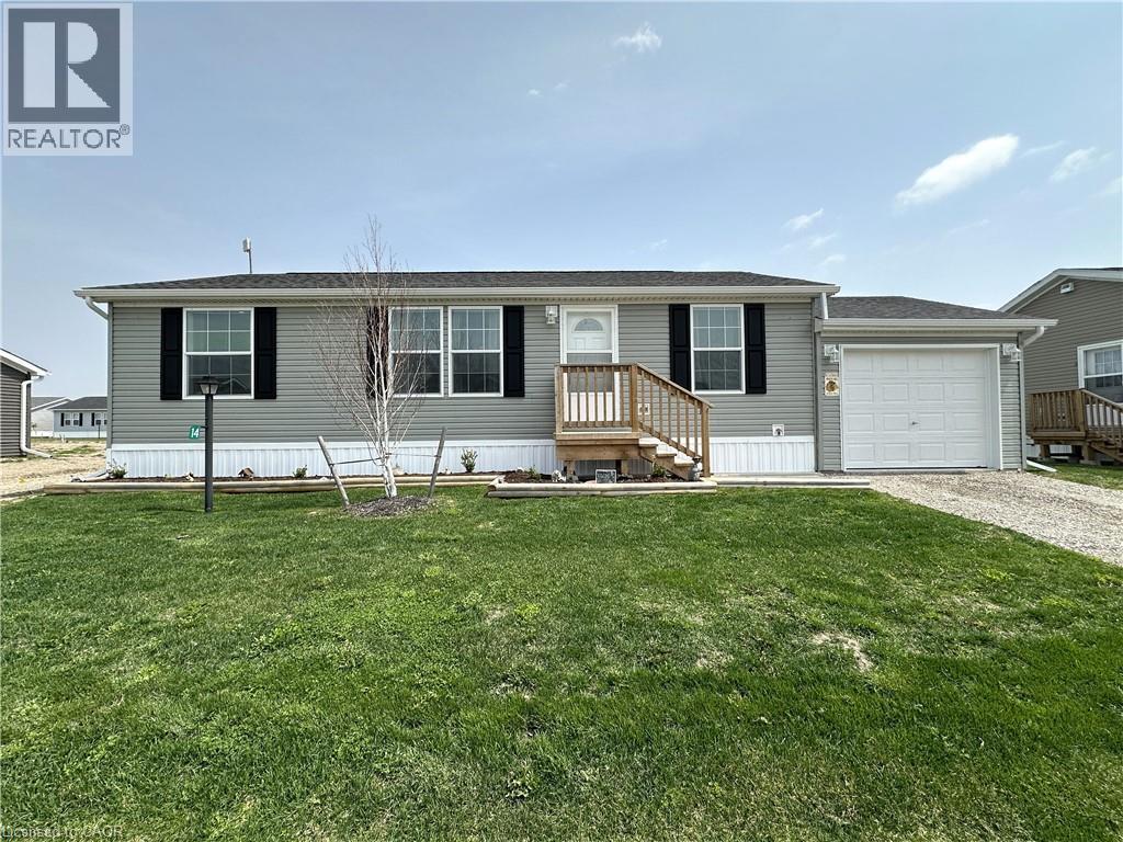 14 Copper Beech Dr, Haldimand County, ON N0A 1L0